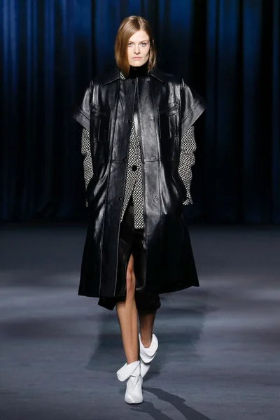 Look 8